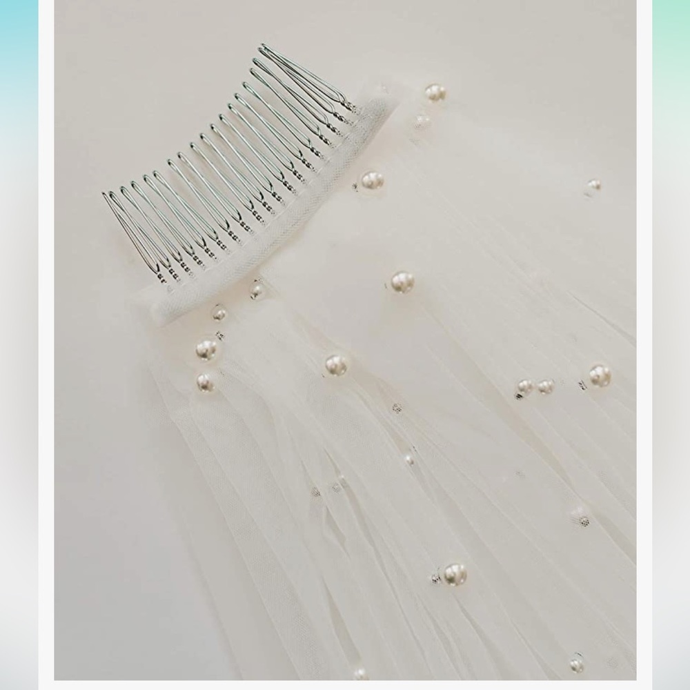 White Pearl Embellished Wedding Veil NWT - long chapel length